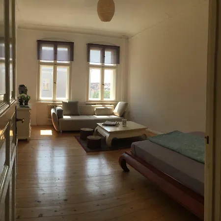 Heller Grosser Jugendstil Altbau In Tempelhof ホームステイ *